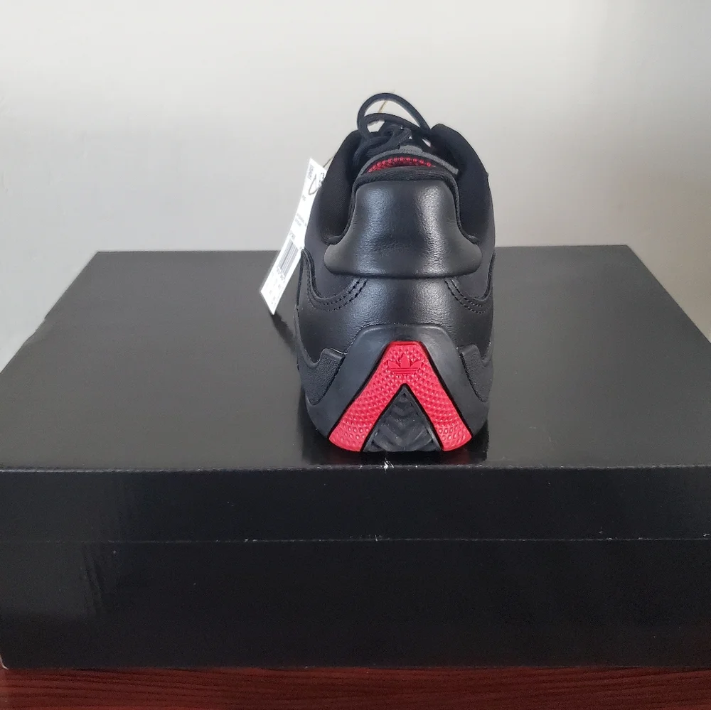 Adidas Shoe - Picture 9 of 14